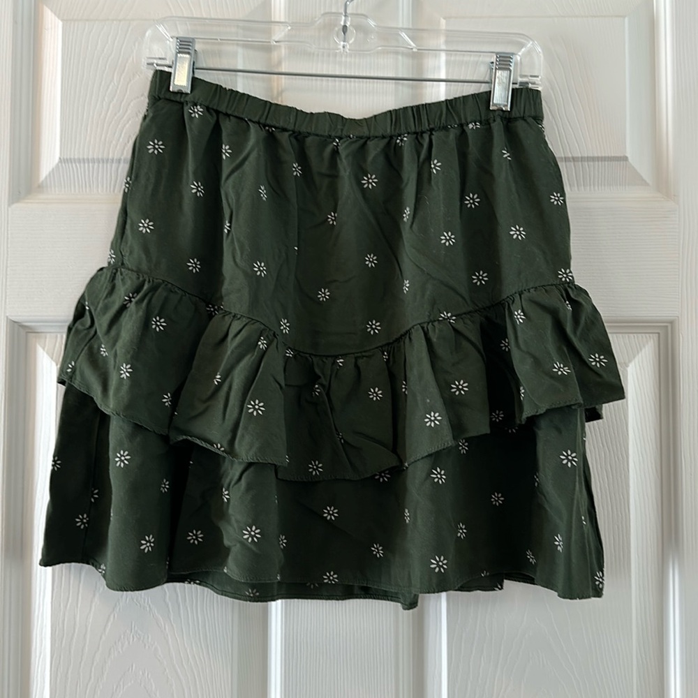 Madewell (S) green skirt with daisies and ruffle.